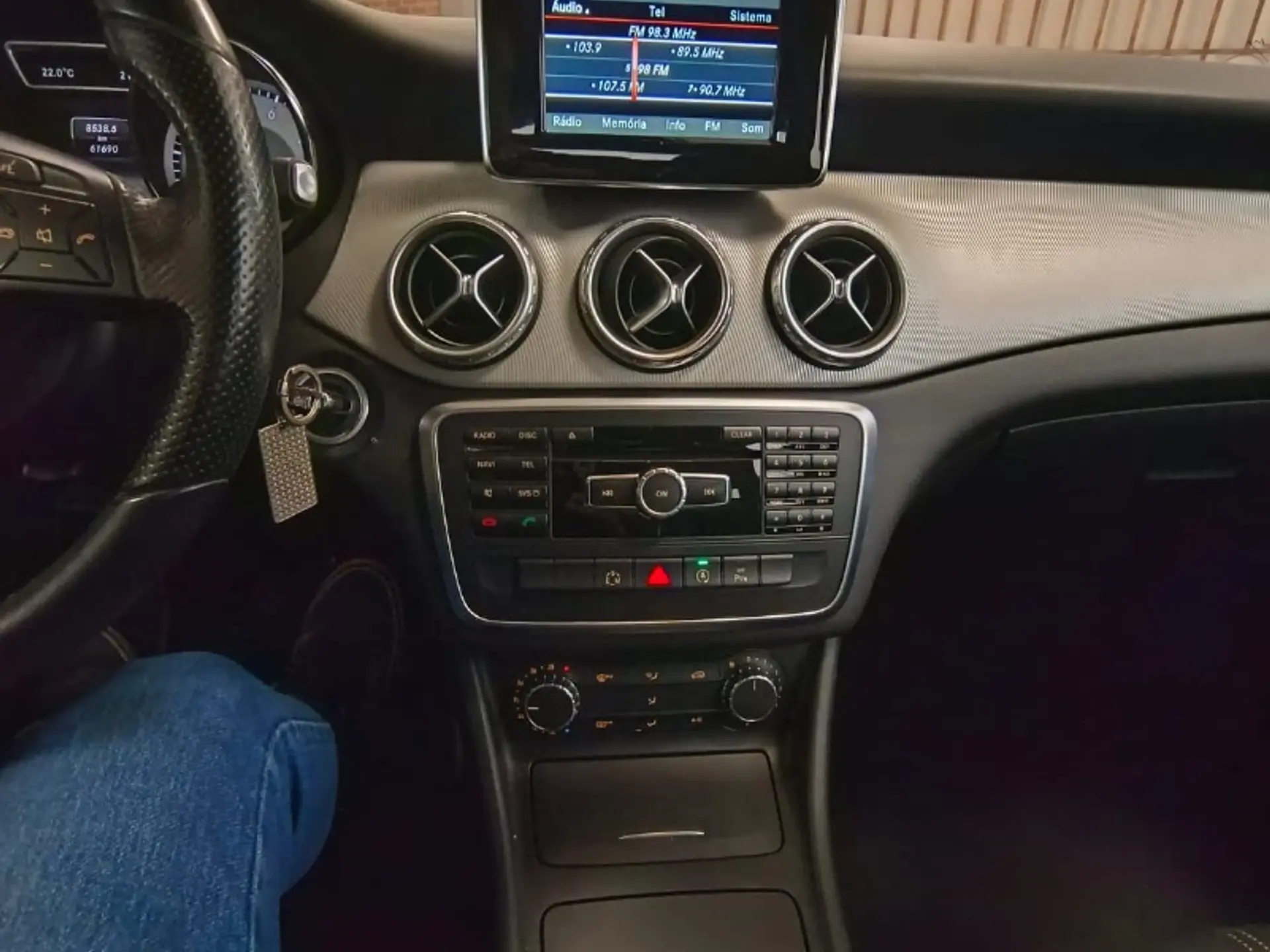 MERCEDES-BENZ GLA 200 Advance 1.6/1.6 TB 16V Flex Aut.