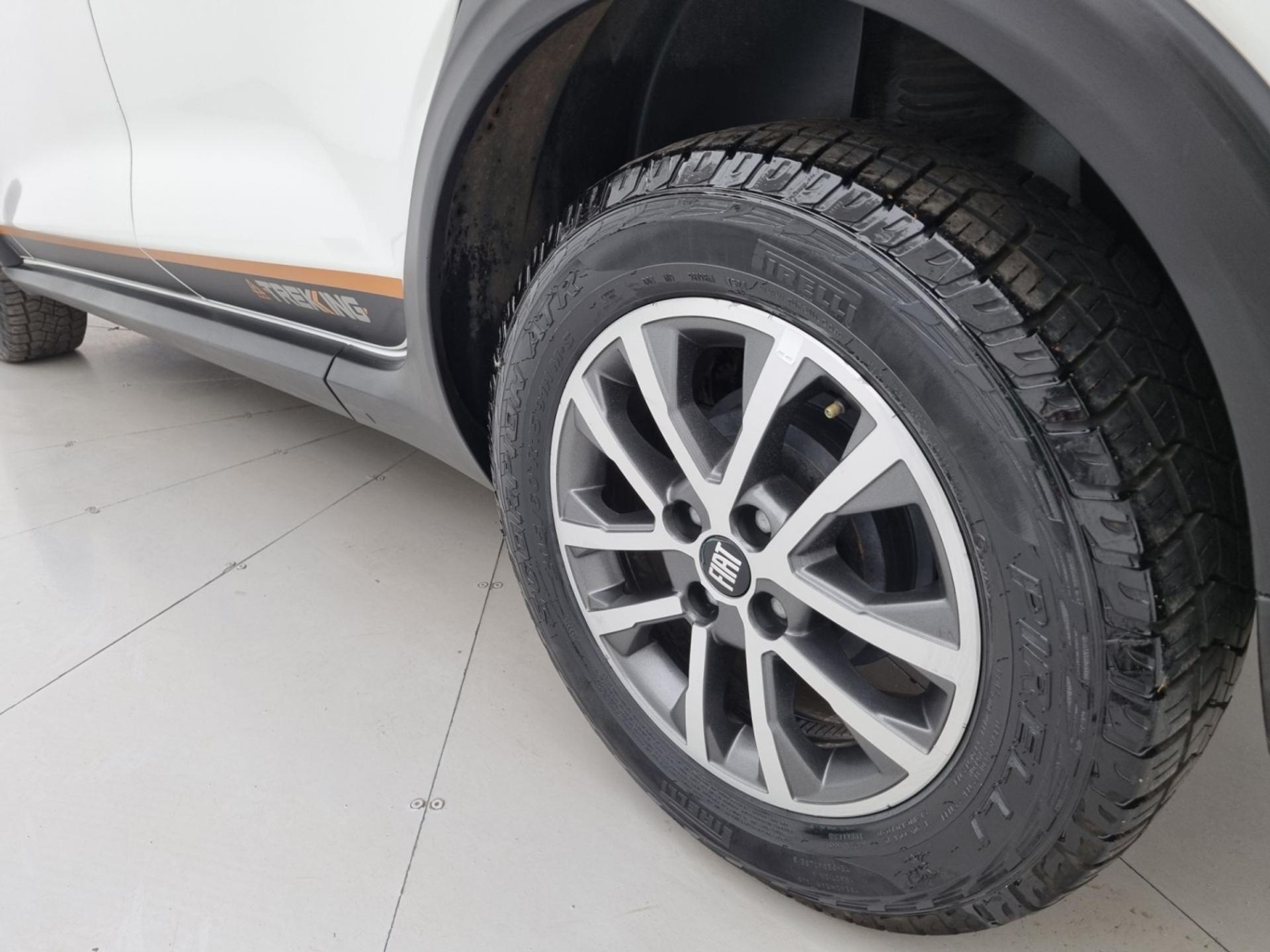 FIAT ARGO TREKKING 1.3 8V Flex