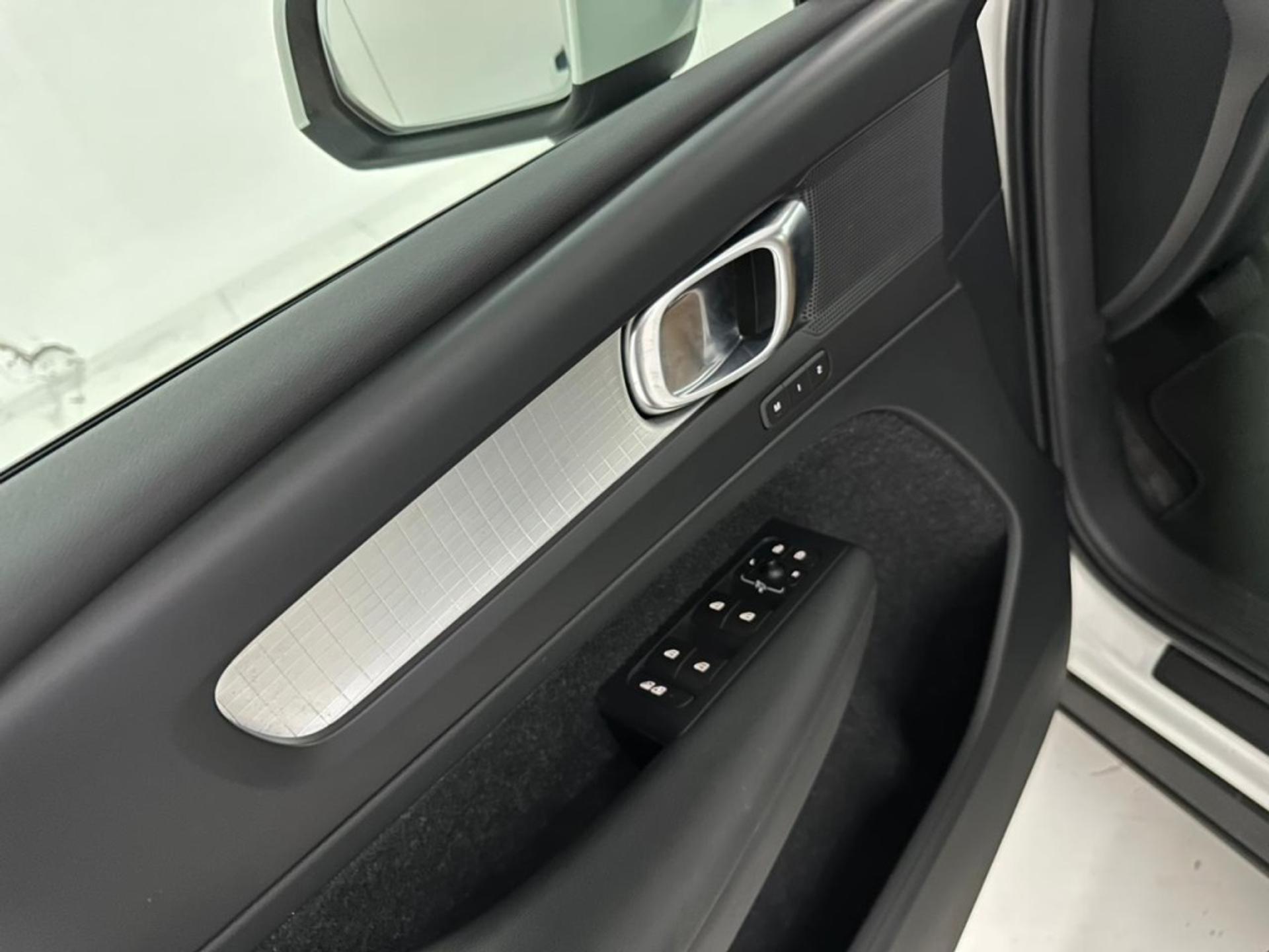 VOLVO XC40 T-5 MOMENTUM 2.0 252cv AWD